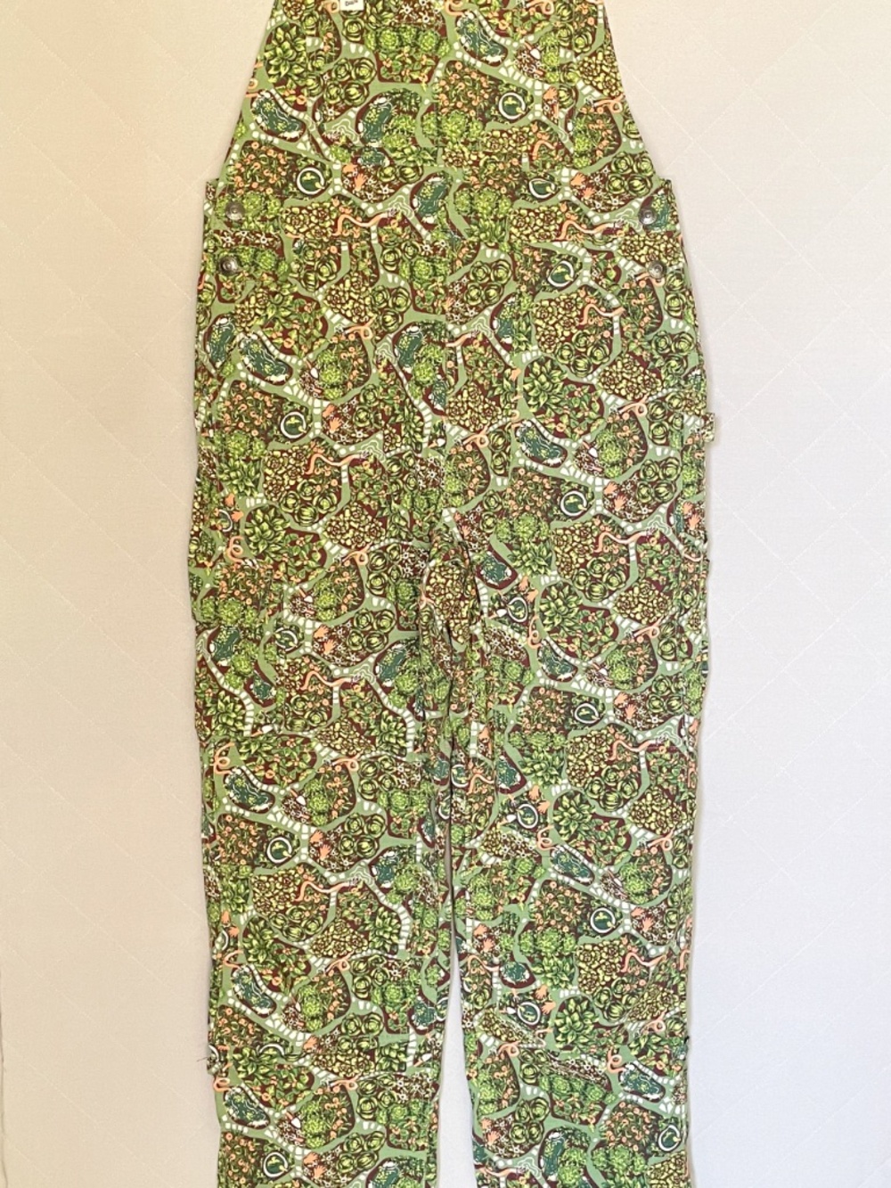 Duluth Women's Heirloom Gardening Overalls - Small - Cabbage and Hose Motif - Picture 6 of 16